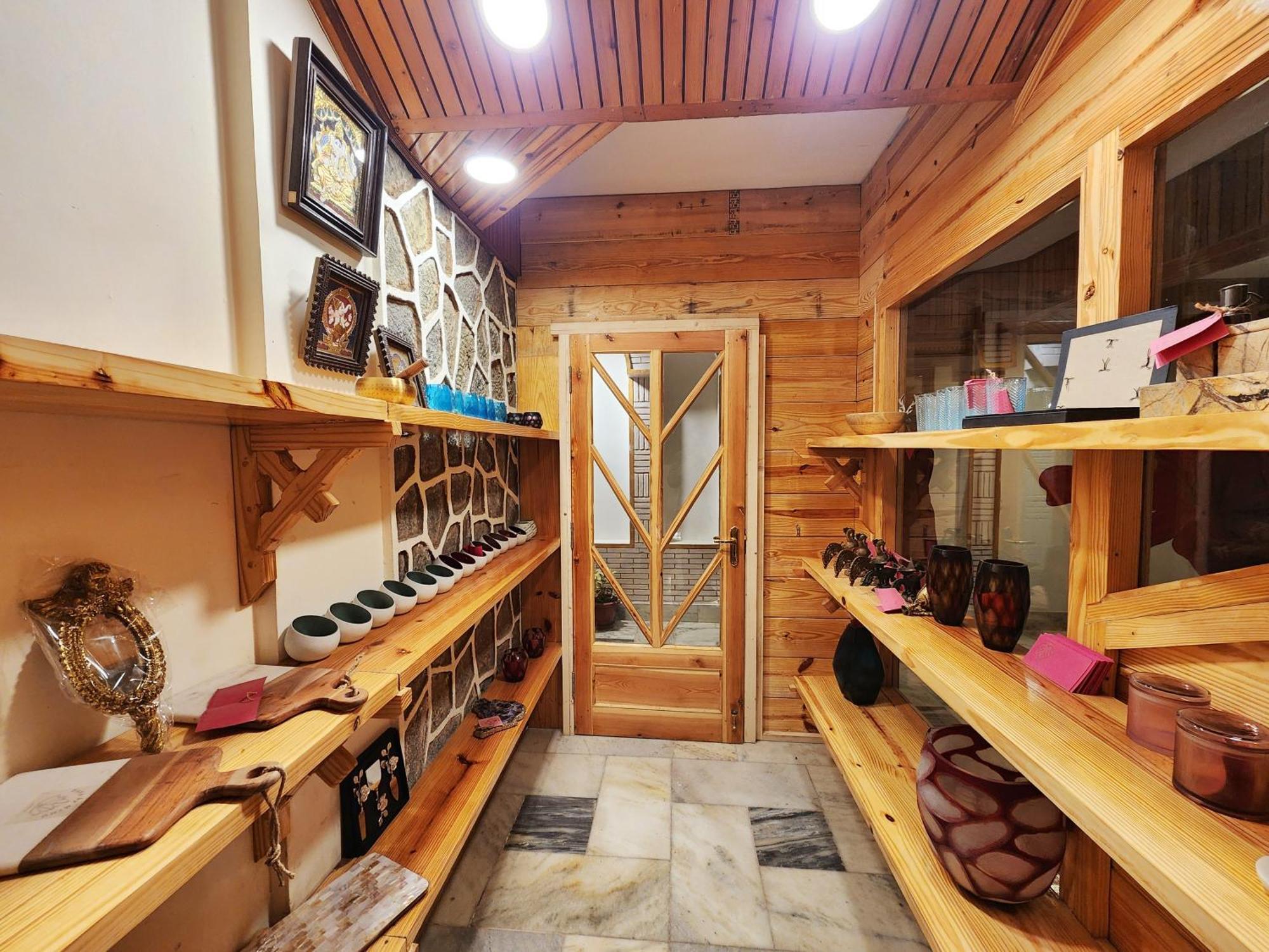 Hotel Pineview Simlá Kültér fotó
