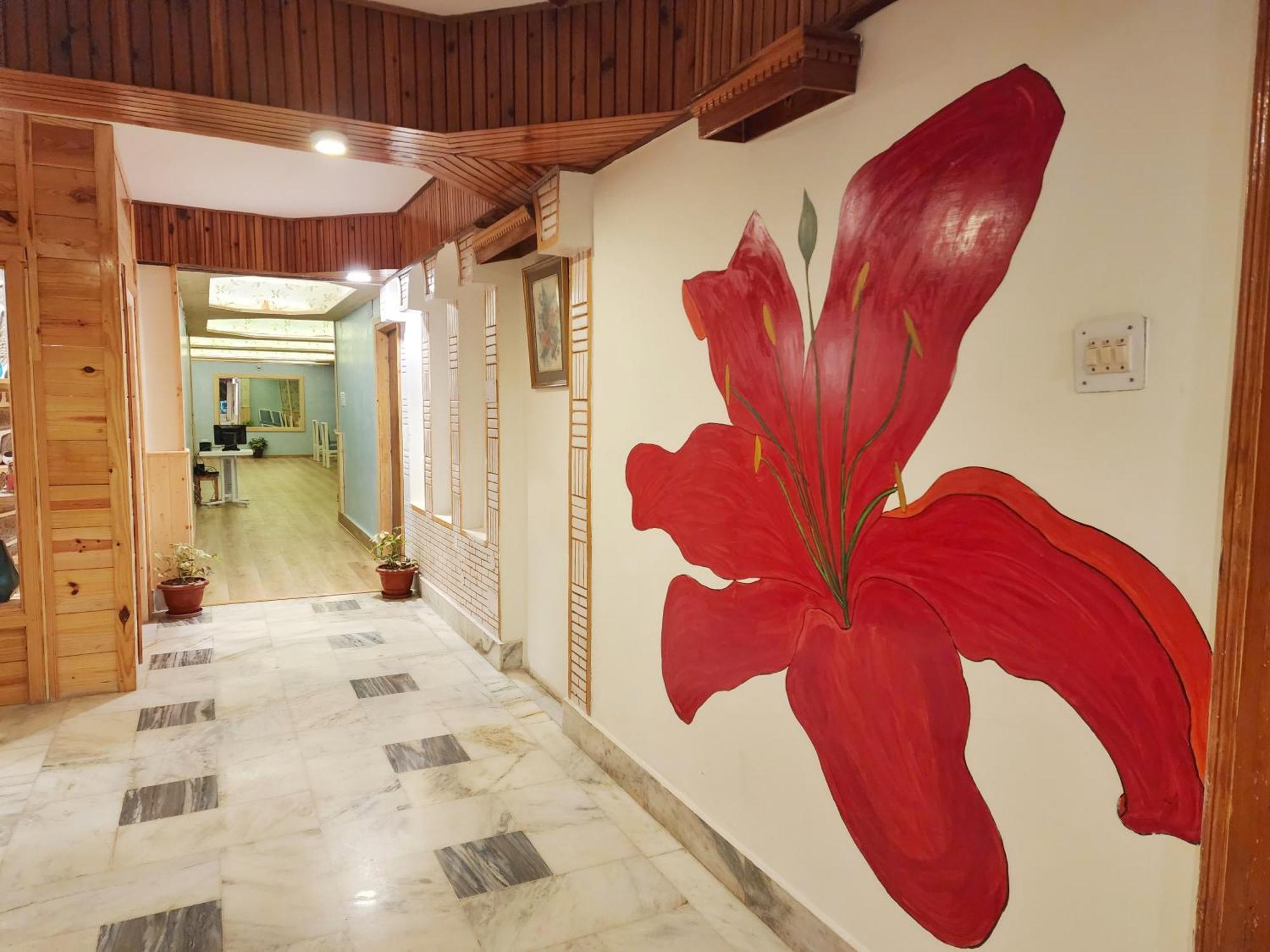 Hotel Pineview Simlá Kültér fotó