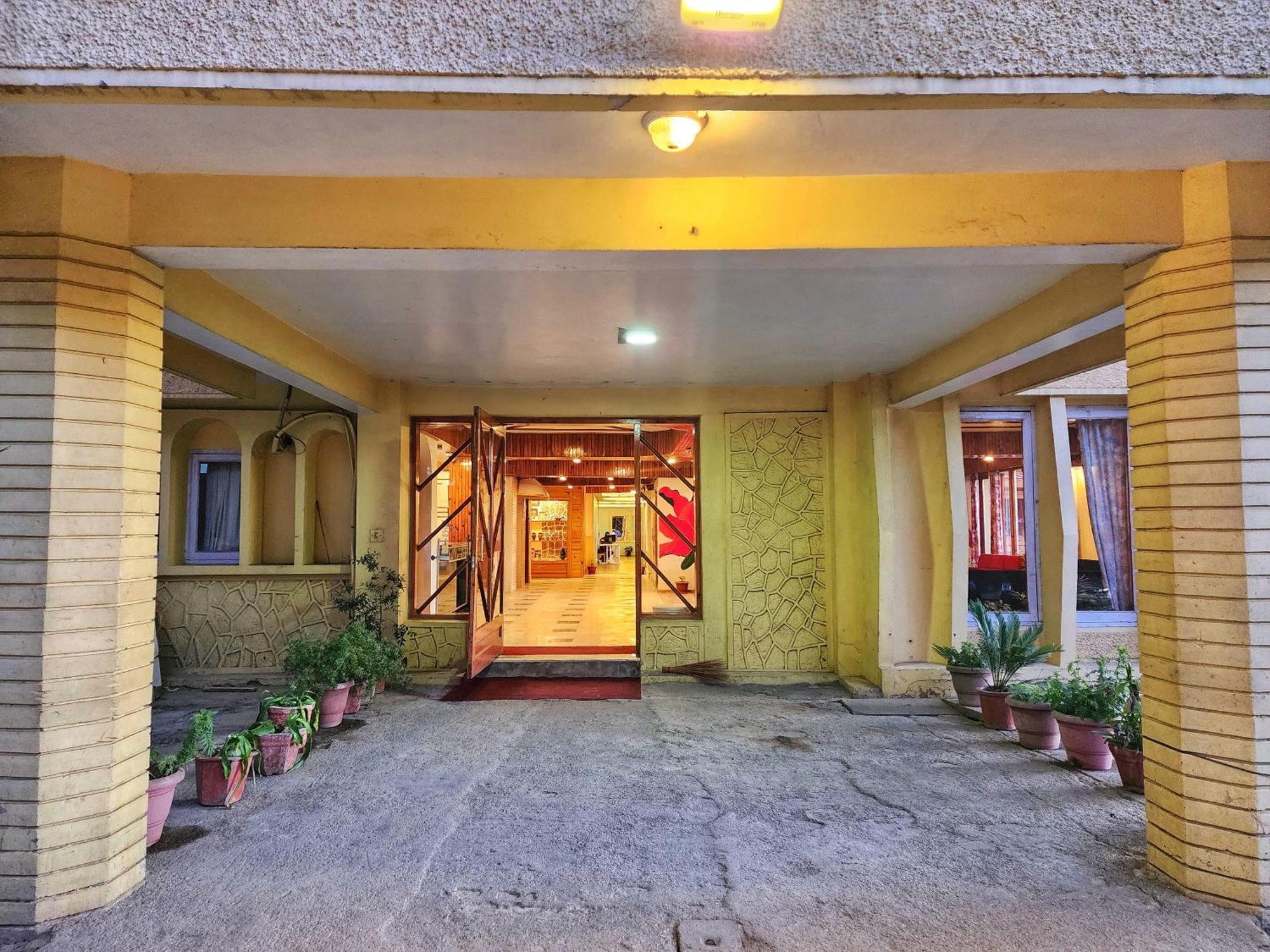 Hotel Pineview Simlá Kültér fotó