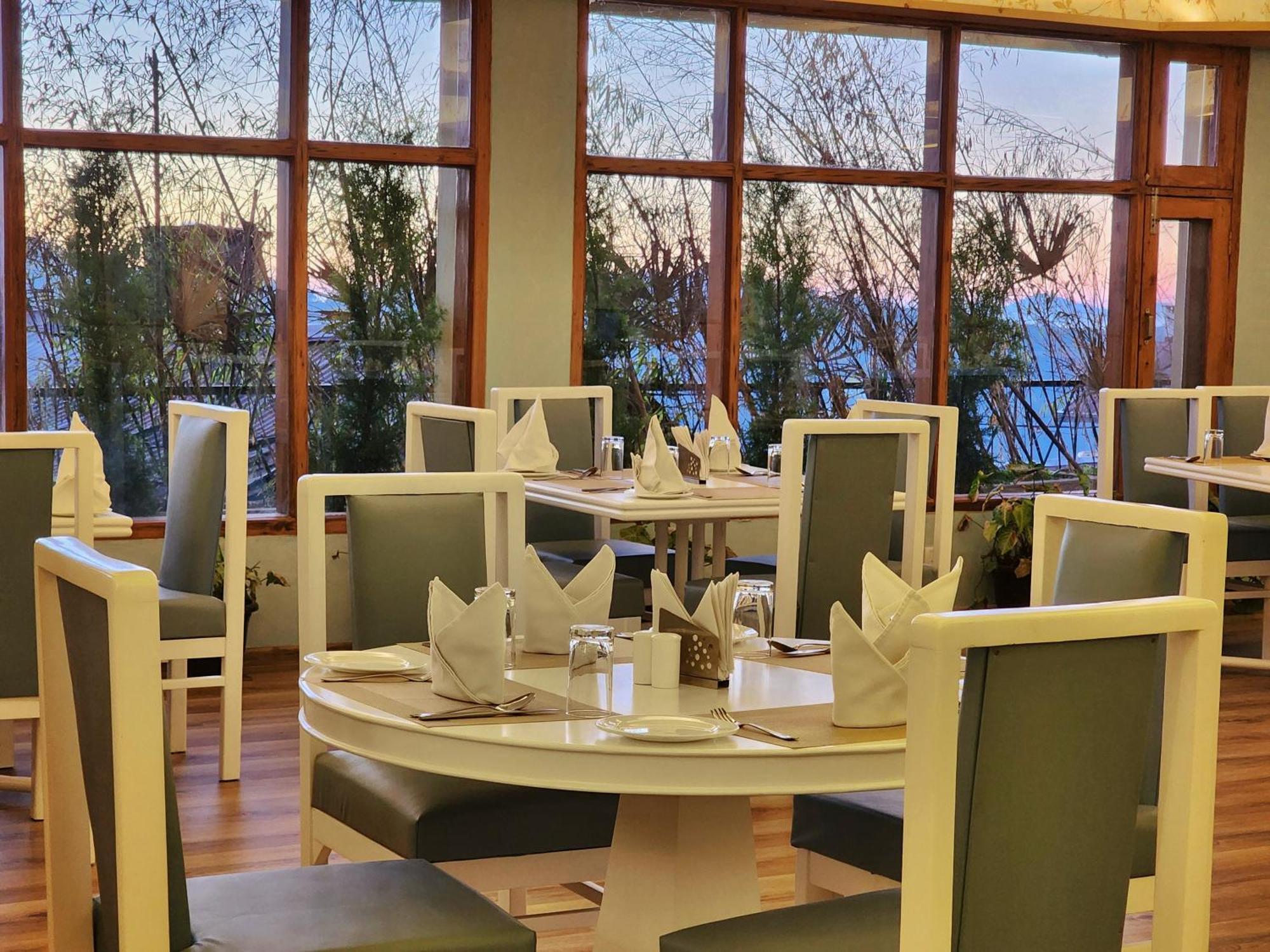 Hotel Pineview Simlá Kültér fotó
