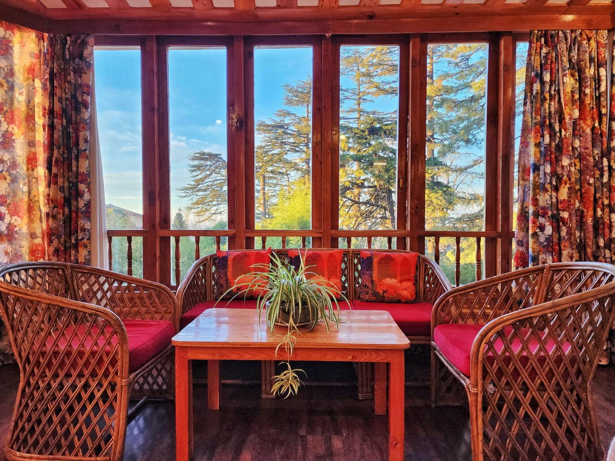 Hotel Pineview Simlá Kültér fotó
