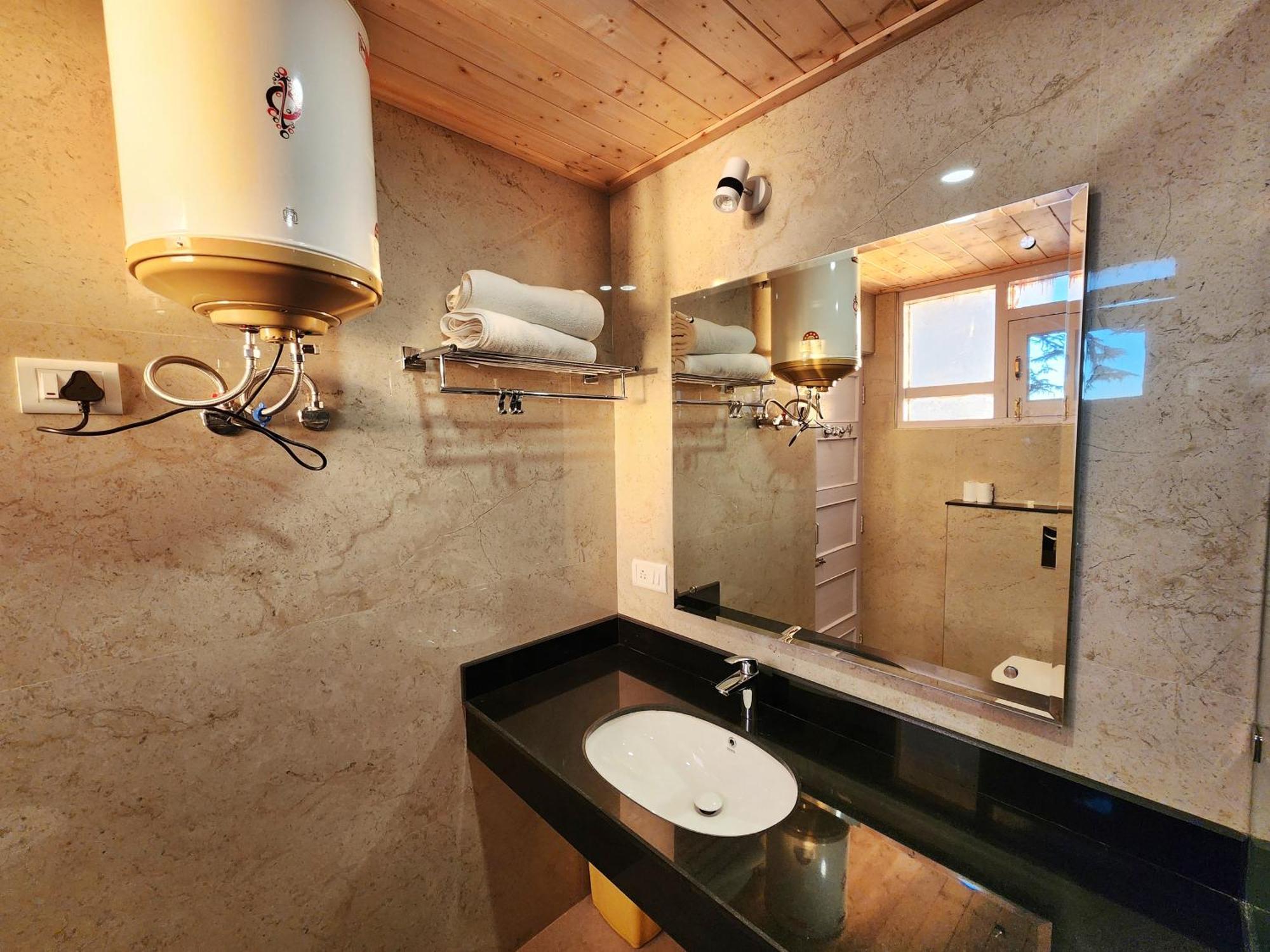 Hotel Pineview Simlá Kültér fotó