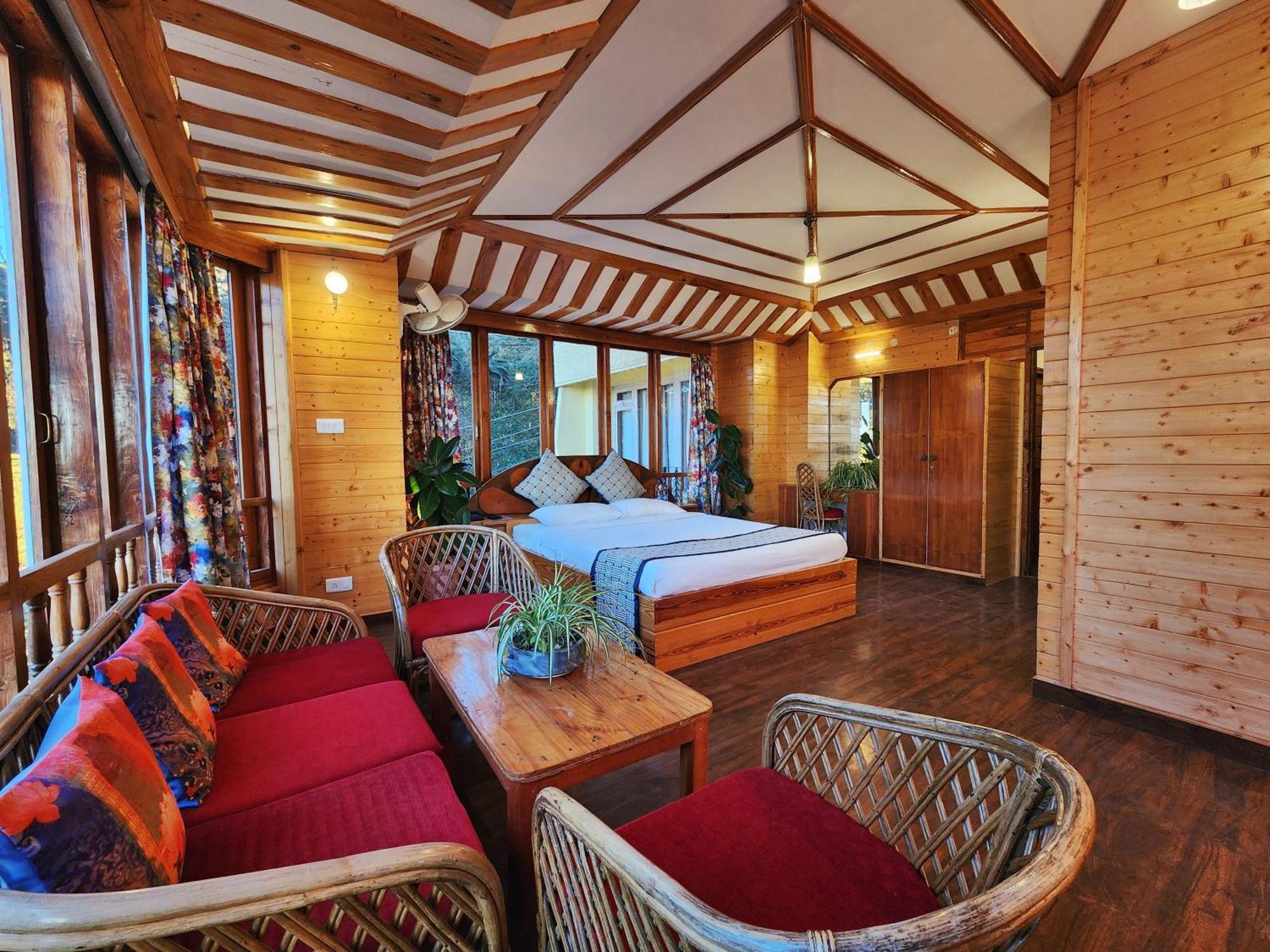 Hotel Pineview Simlá Kültér fotó