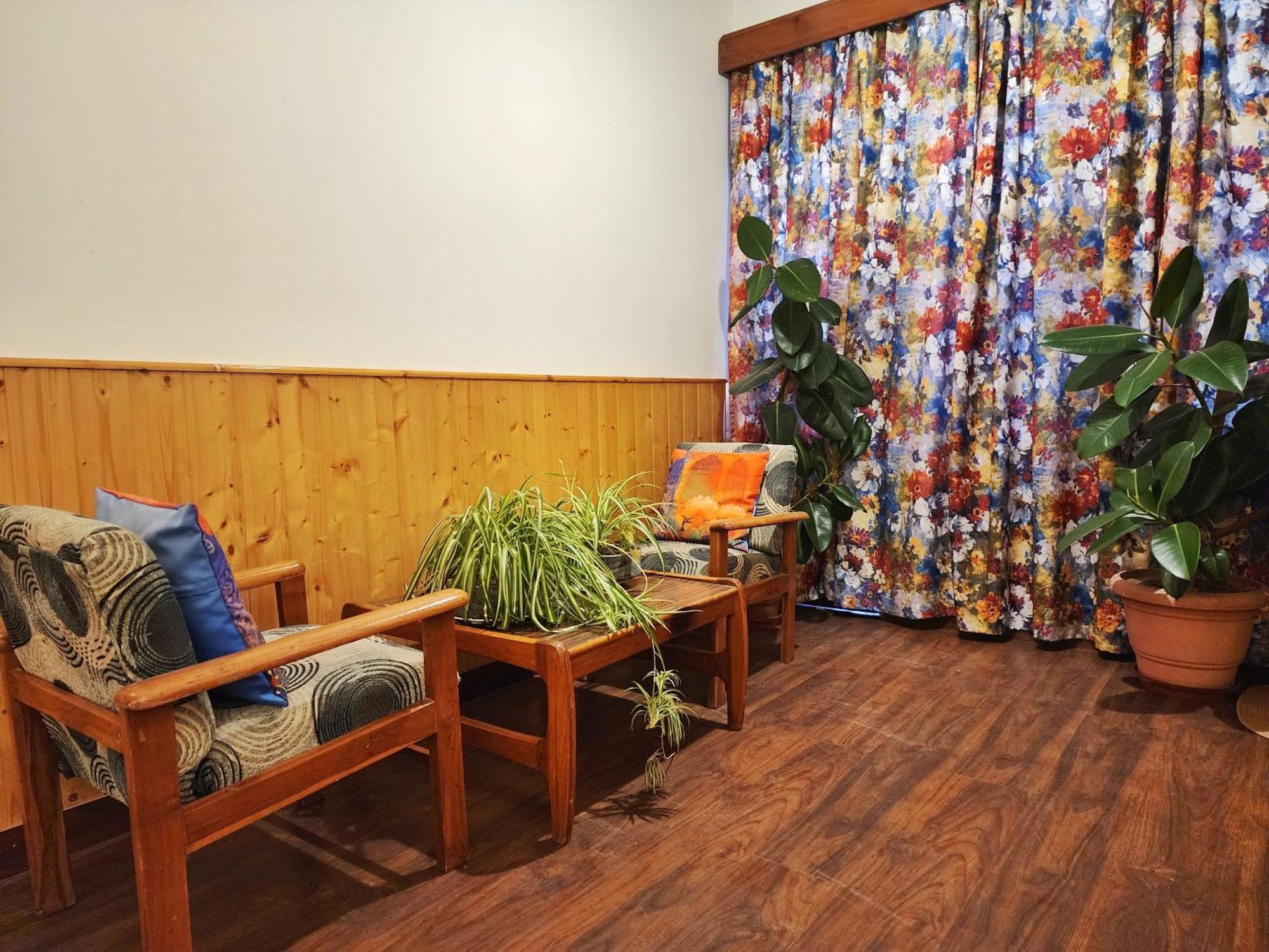 Hotel Pineview Simlá Kültér fotó