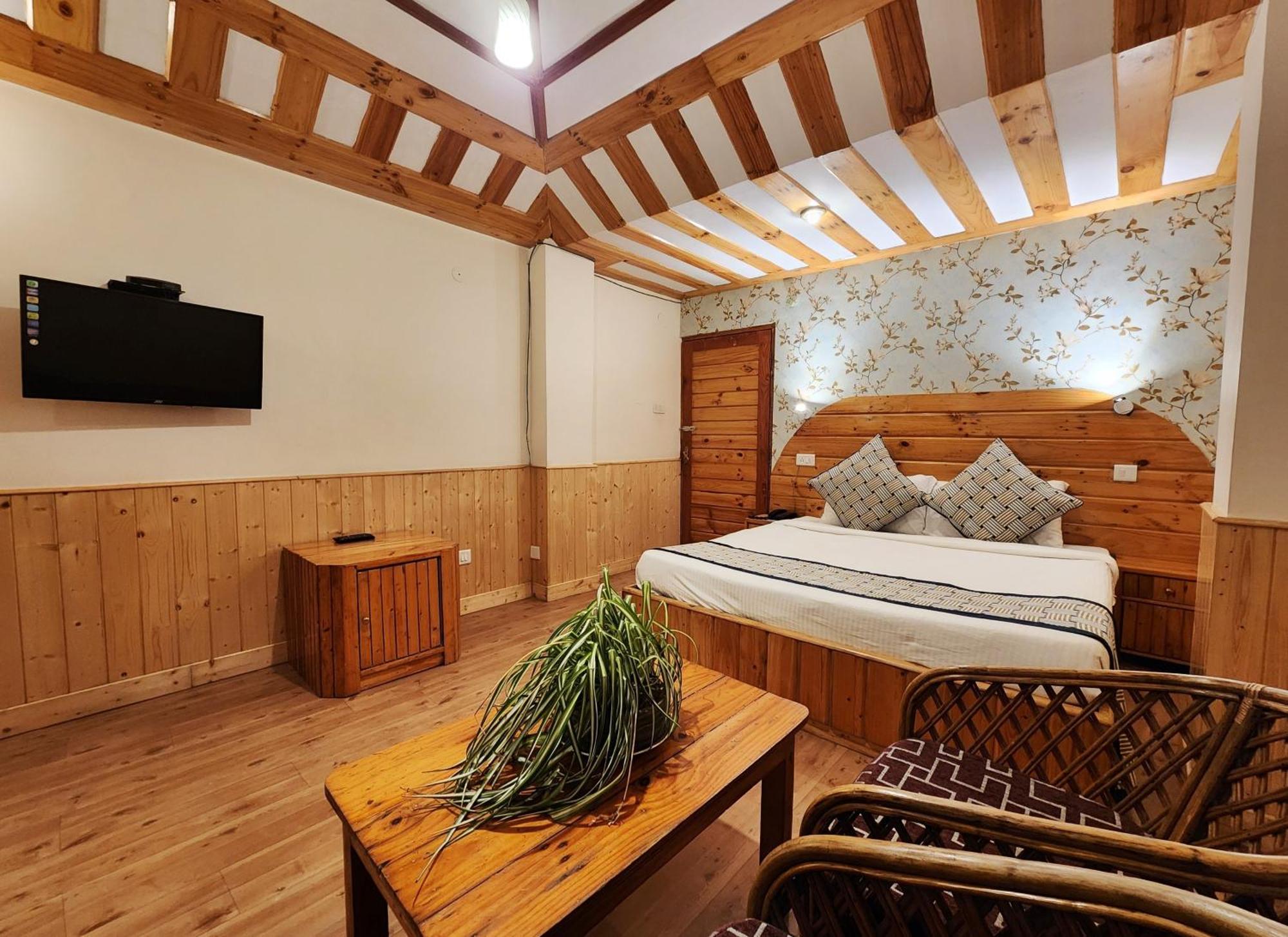Hotel Pineview Simlá Kültér fotó