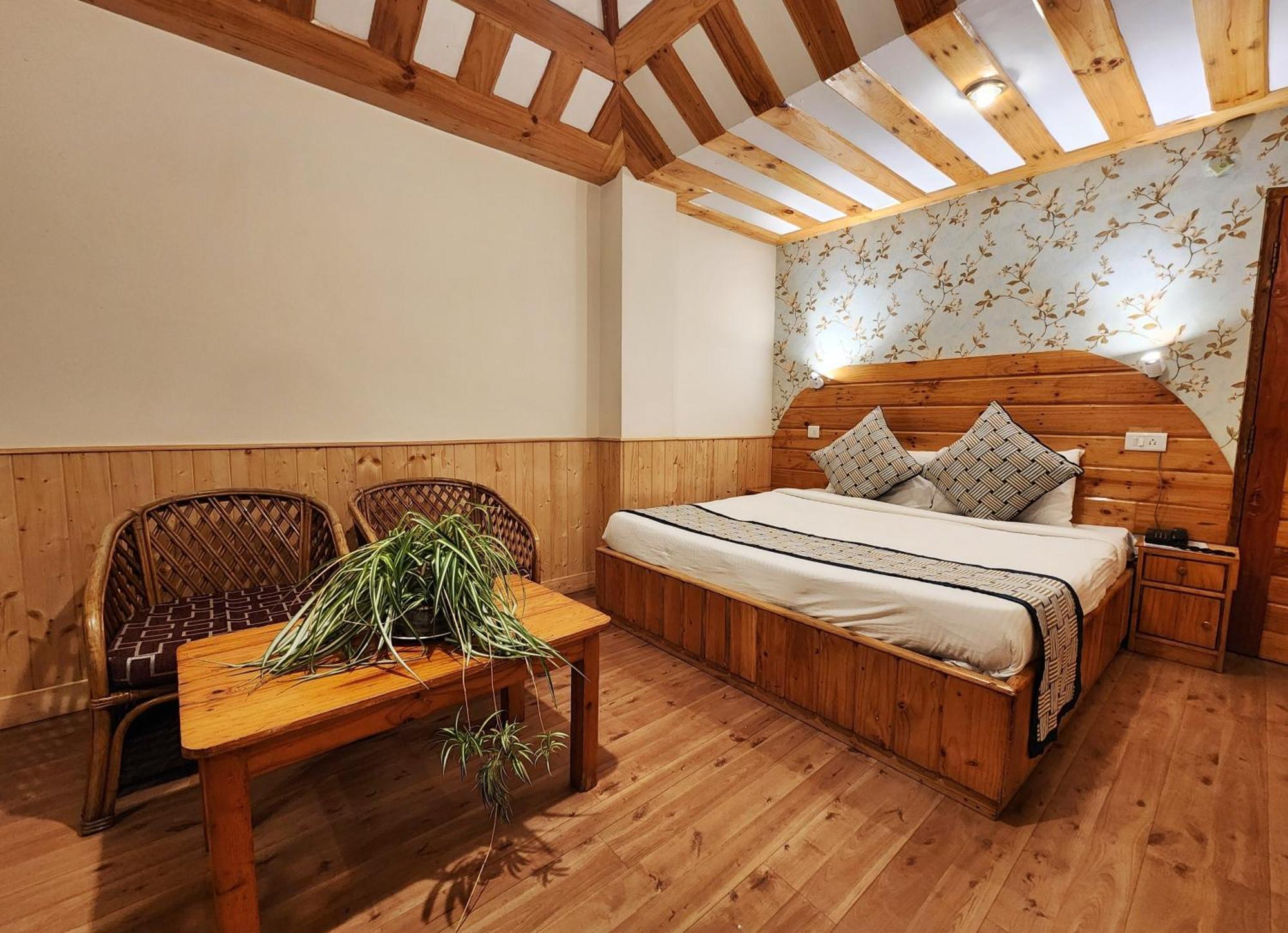 Hotel Pineview Simlá Kültér fotó