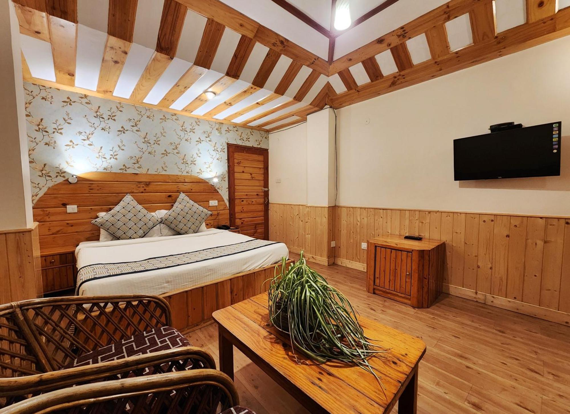 Hotel Pineview Simlá Kültér fotó